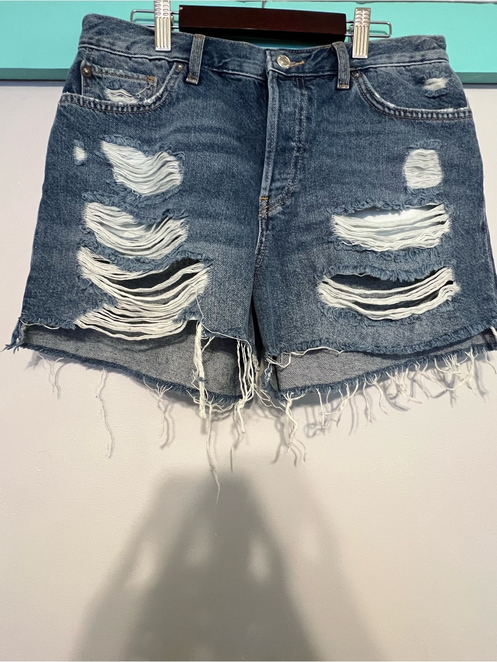We The Free Free People Distressed Denim Shorts Size 28 High Rise Jean Shorts